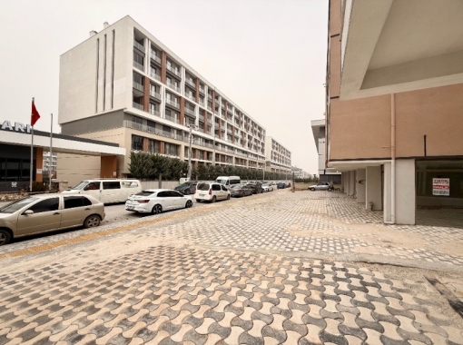 METE KONAKLARI GİRİŞ KARŞISINDA KİRALIK 73 m2 KÖŞE DÜKKAN
